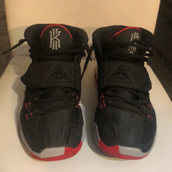 Nike Kyrie M, size 9 men - Picture 2 of 8
